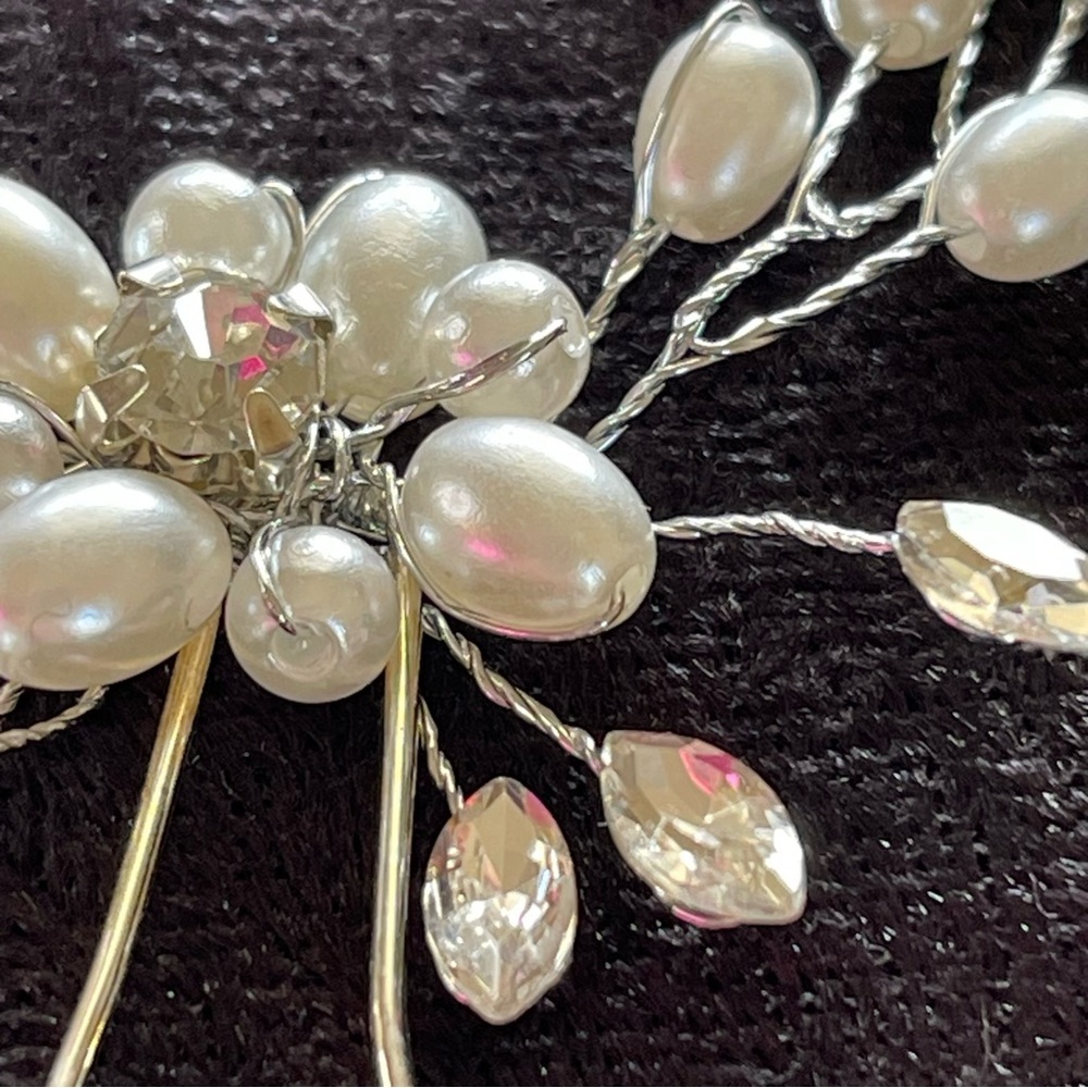 Pearl Flower Elegant Hair Pin Silver Oval Gems Great for Hair Buns or Updos New